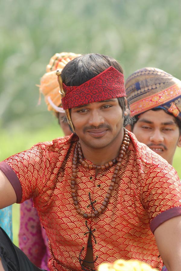 Bindaas Moive - Manchu Manoj Kumar, Sheena Shahabadi - 29 / 34 photos